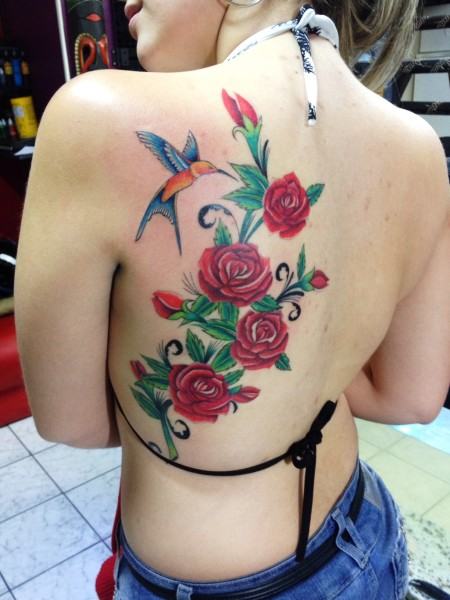 tatuagem-flor-nas-costas
