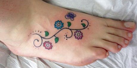 tatuagem-flores-no-pe
